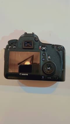 Canon 6d Full Frame with Body grip with Lens 28-75 2.8 Good Deal