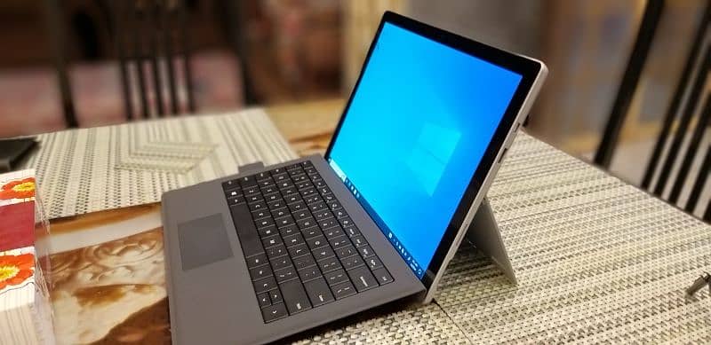 Microsoft Surface Pro LTE (Intel Core i5, 8GB RAM, 256GB 0
