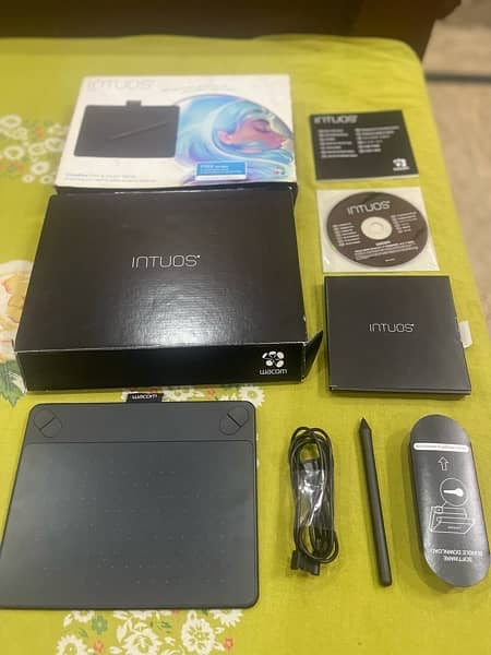Wacom Intous CTH-490 creative pen / Touch Tablet 2
