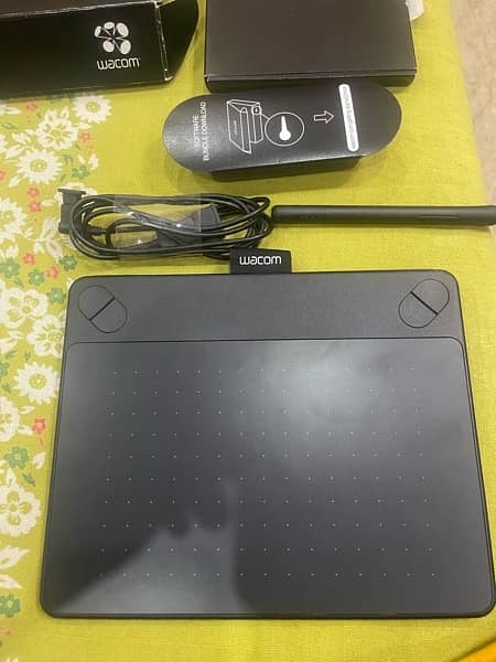 Wacom Intous CTH-490 creative pen / Touch Tablet 5