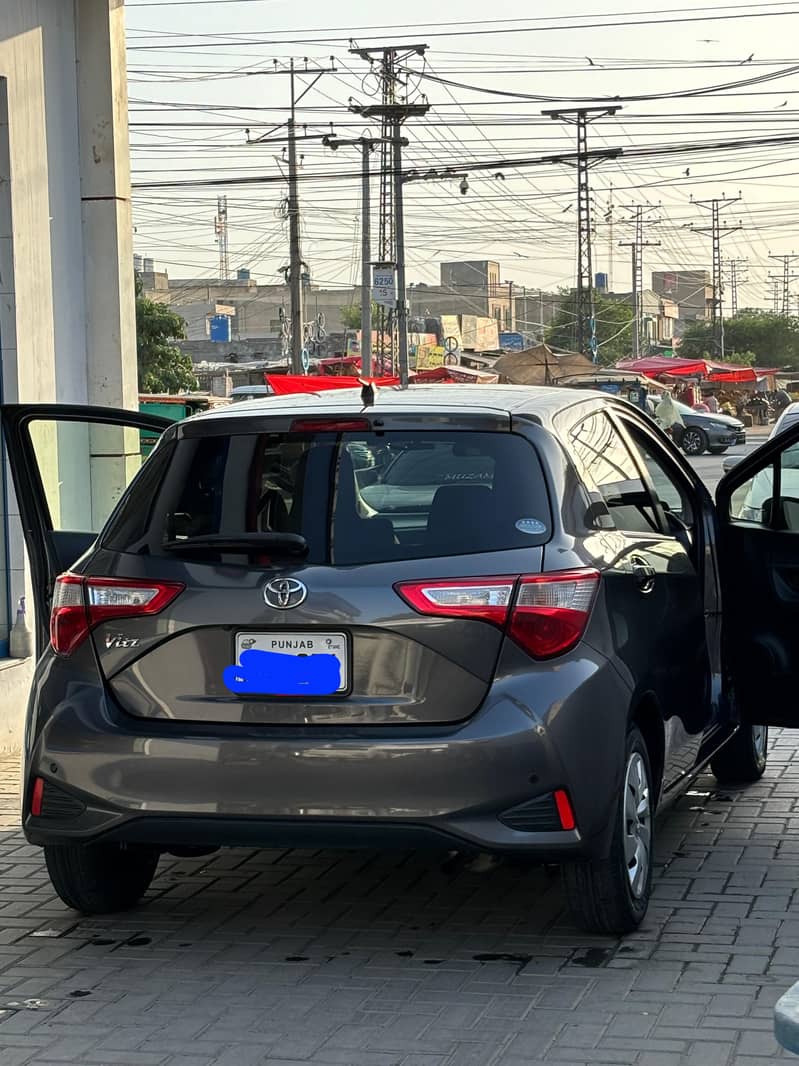 Toyota Vitz 2018 for sale in pakistan 10