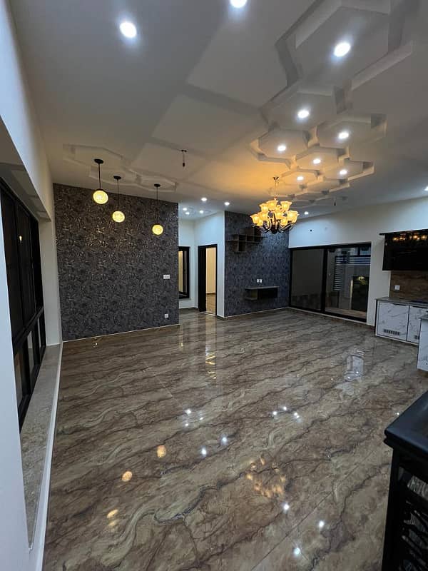 10 MARLA Luxurious house for Sale in WAPDA town 1 4