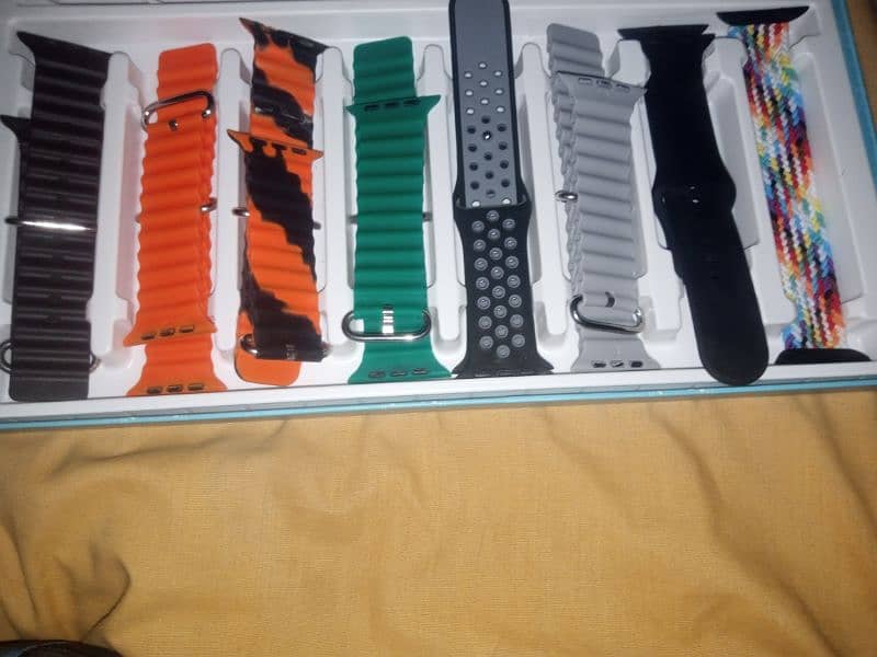 8 strap wali watch ha y99 10+1 Whatsap number 03222805080 3