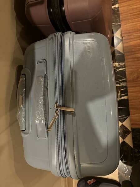 suitcase 0