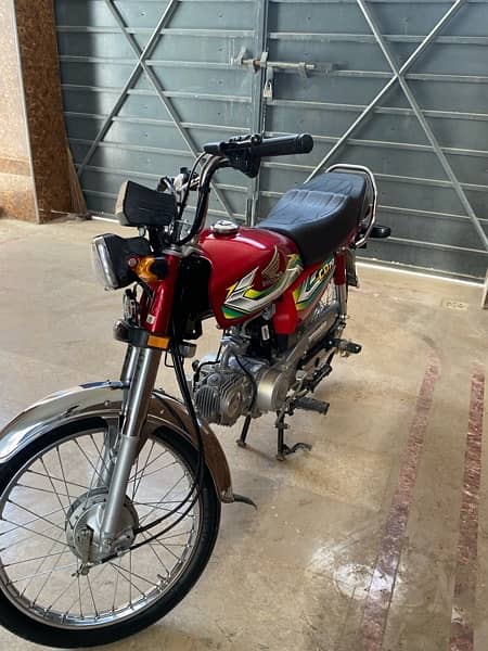 Honda cd 70 brand new only 1200 km driven on work required 1