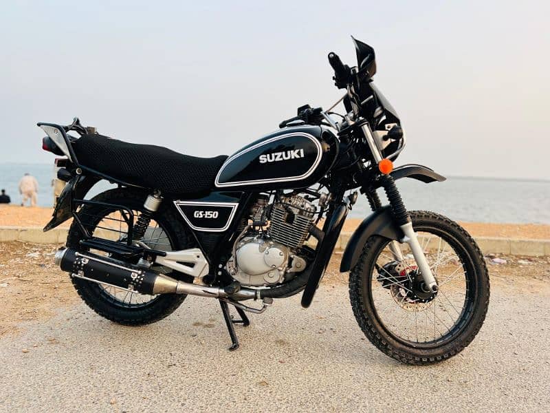 Suzuki gs150 1