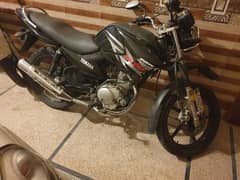 Motorcycle yamaha YBR 125, very good condition new battery  breaks