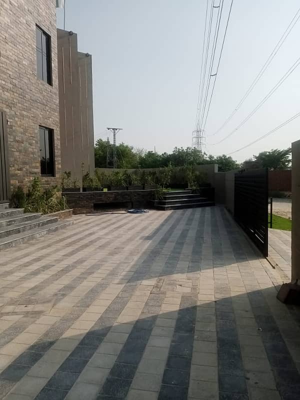 37000 sq. ft. Neat and clean Factory available on Ferozepur road Lahore 1