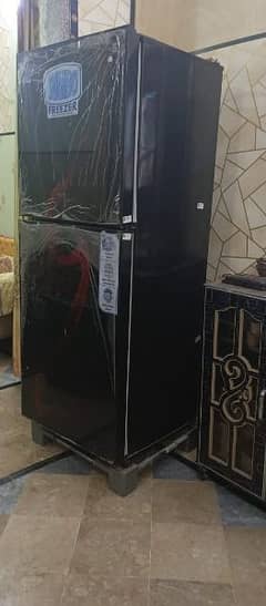 10/10 condition PEL fridge jumbo size in warranty