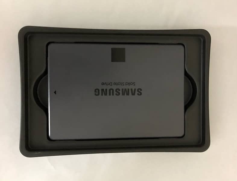 Samsung 860 QVO SSD 4TB - 2.5 Inch SATA SSD with V-NAND Technology 0