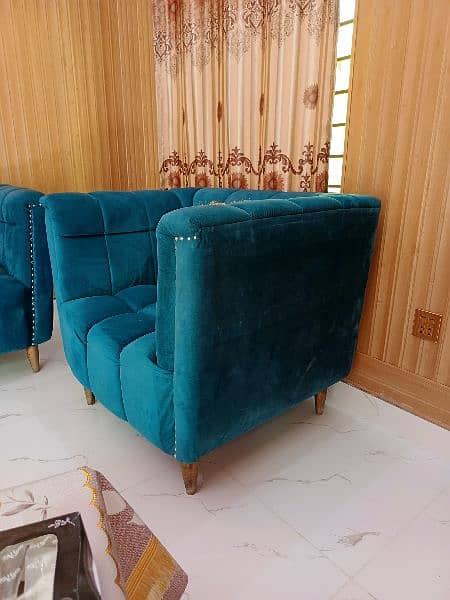 5 seater Sofa set urgently for sale 3