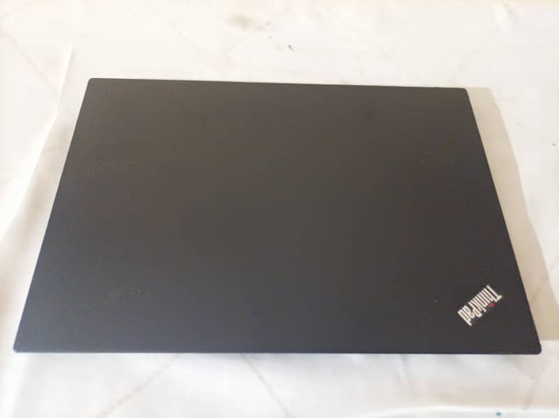 Lenovo Thinkpad T460s Core i5 6th gen 8gb 256gb ssd 14 inch display 7