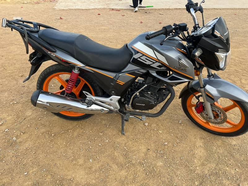 Honda CB150  Model 2022 Karachi Registered 0340-1999499 1
