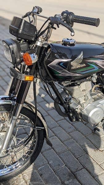 Honda 125 [2023 Model) Bike For Sale in Lahore - Read Description 2