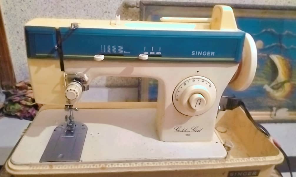 Singer Sewing machine goldengirl 963 0