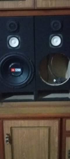 Jbl boofer 12 inch with box and twiter and mid range