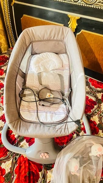 Electric baby swing/bouncer (Mastela 3 in 1)  in excellent condition 9