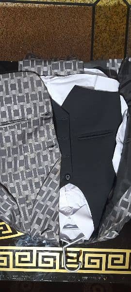 3piece suit with white shirt 4