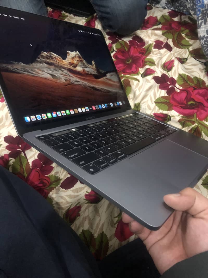 M1 Mac Book Pro 2020 | 8 256 | 99cycles | 99% battery health | 13 inch 3