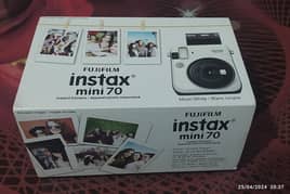 Fujifilm Instax mini 70 poloraid camera
