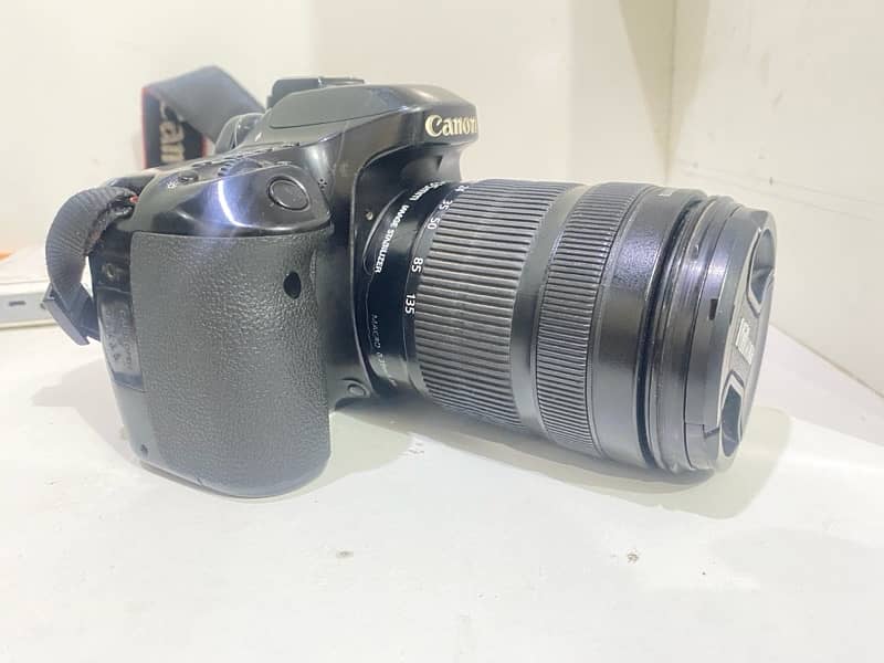 Canon 80 D video and digital camera 6