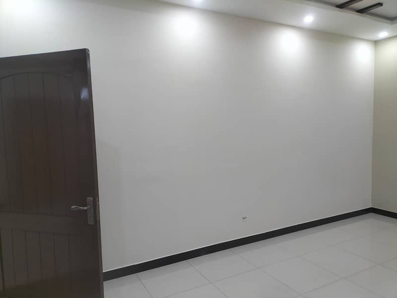 8 marla house available for rent in umar block bahria town lahore 5