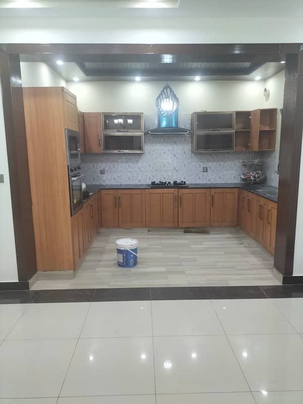 8 marla house available for rent in umar block bahria town lahore 10