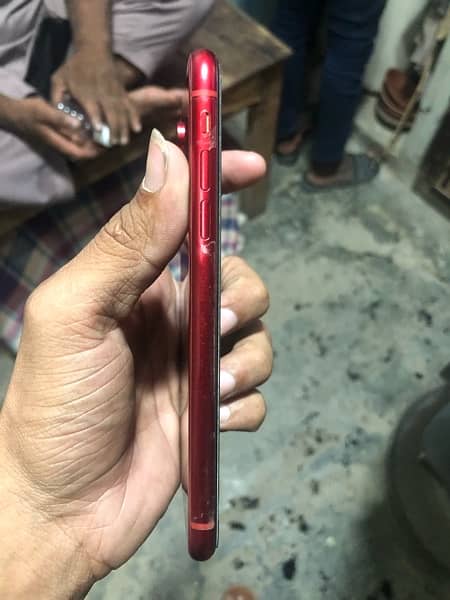 iphone xr 128gb red colour battry 84 waterpack 0