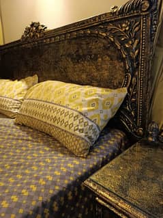 Antique Classic Wooden Carved Bedset