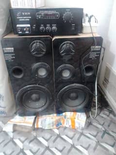 speaker for sale look like new just one month use