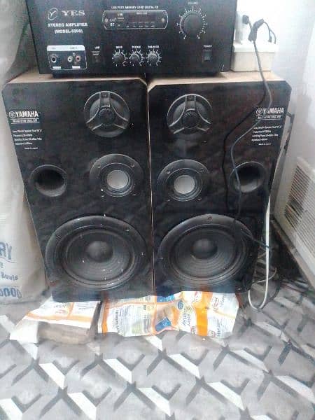 speaker for sale look like new just one month use 1