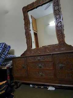Taali wooden dressing table with mirror