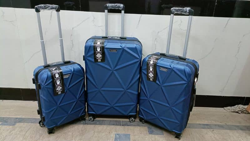 Luggage bags/ travel suitcases/ trolley bags/ travel trolley/ attachi 4