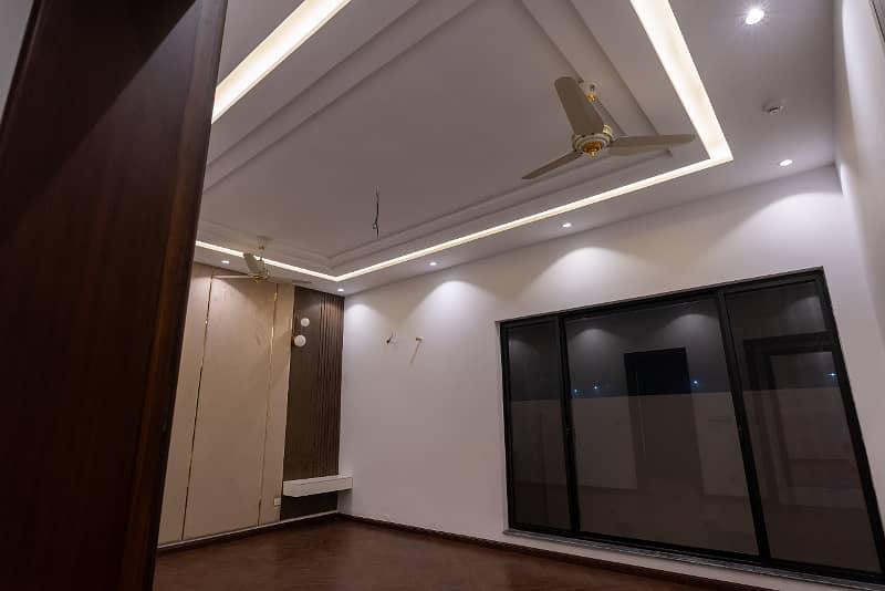 1 Kanal 6 Bedroom Modern House Designed By Renowned Architectural Firm Mazhar Muneer 21