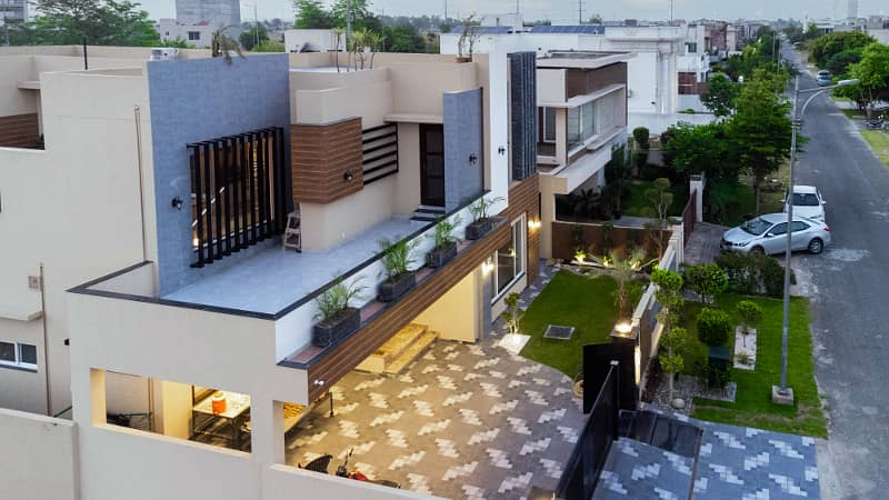 Luxurious Brand New 1 Kanal House In Phase 6 DHA Lahore 4