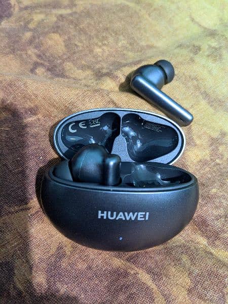 Huawei FreeBuds 4i 0