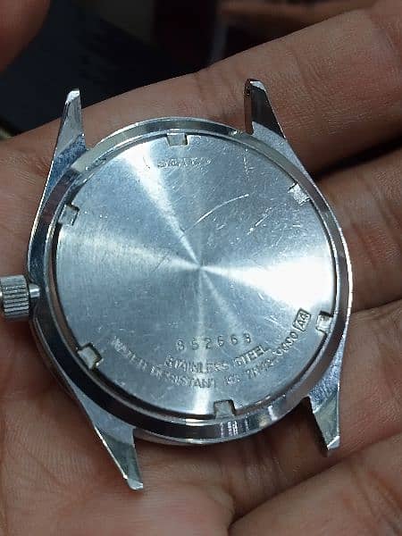 Seiko watch ( Japan Made) Quartz 4