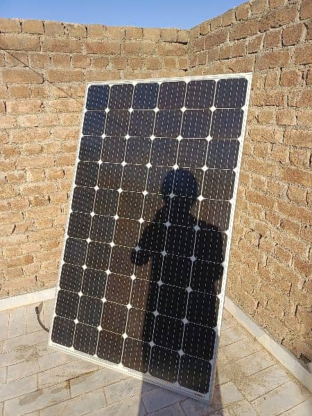 Black solar panels 250W 12 panels 1