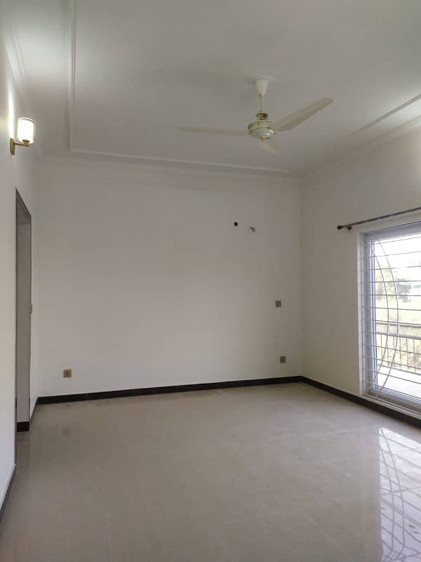 10 Marla Beautiful House Available For Sale In Dha Phase 2 Slamabad 1