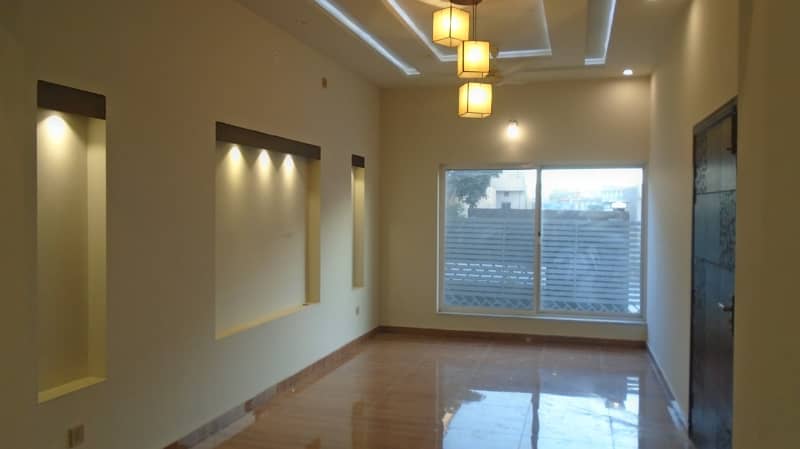 10 Marla Beautiful House Available For Sale In Dha Phase 2 Slamabad 0
