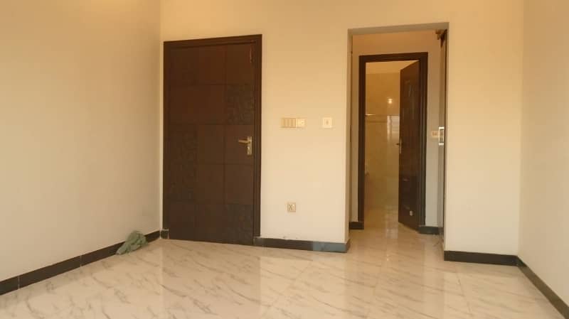 10 Marla Beautiful House Available For Sale In Dha Phase 2 Slamabad 23