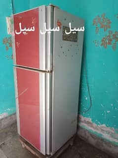 Faridge/Refrigerator of Dowlance Company, Mediam Size with Glass Doors