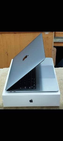 MacBook Air M1 2020 8GB 256GB Space Grey MGN63 with Box 9
