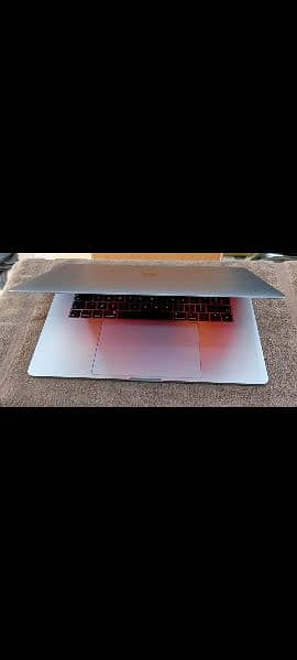 MacBook Pro 2018 Core i7 / i9 16GB 512GB 15 Inch MR942 A1990 0