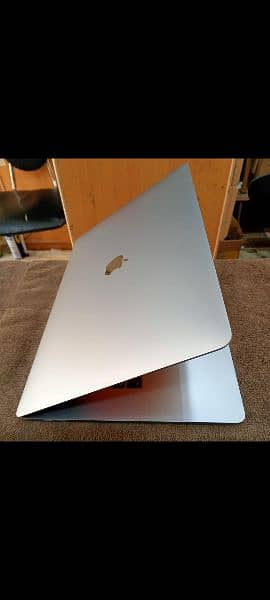 MacBook Pro 2018 Core i7 / i9 16GB 512GB 15 Inch MR942 A1990 9