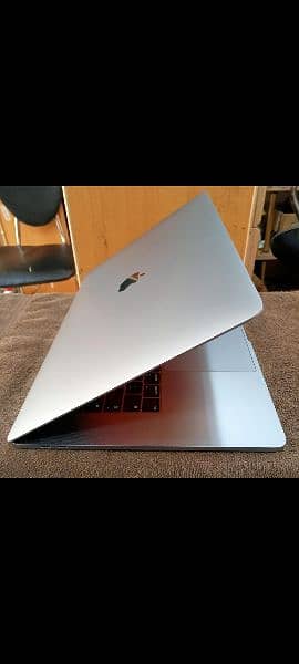 MacBook Pro 2018 Core i7 / i9 16GB 512GB 15 Inch MR942 A1990 10