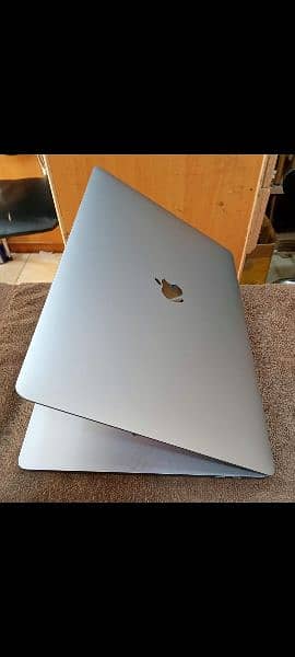 MacBook Pro 2018 Core i7 / i9 16GB 512GB 15 Inch MR942 A1990 11