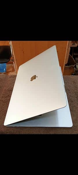 MacBook Pro 2019 16 Inch Core i9 32GB / 64GB Ram 4GB / 8GB Graphics 15