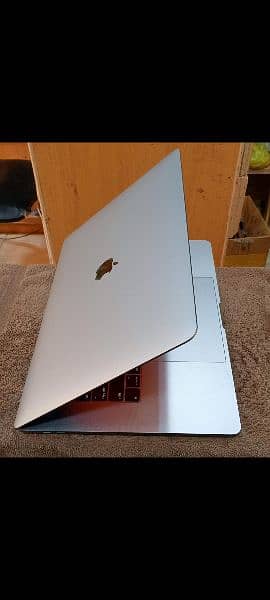 MacBook Pro 2019 Core i9 16GB 512GB 15" Display MV912 11