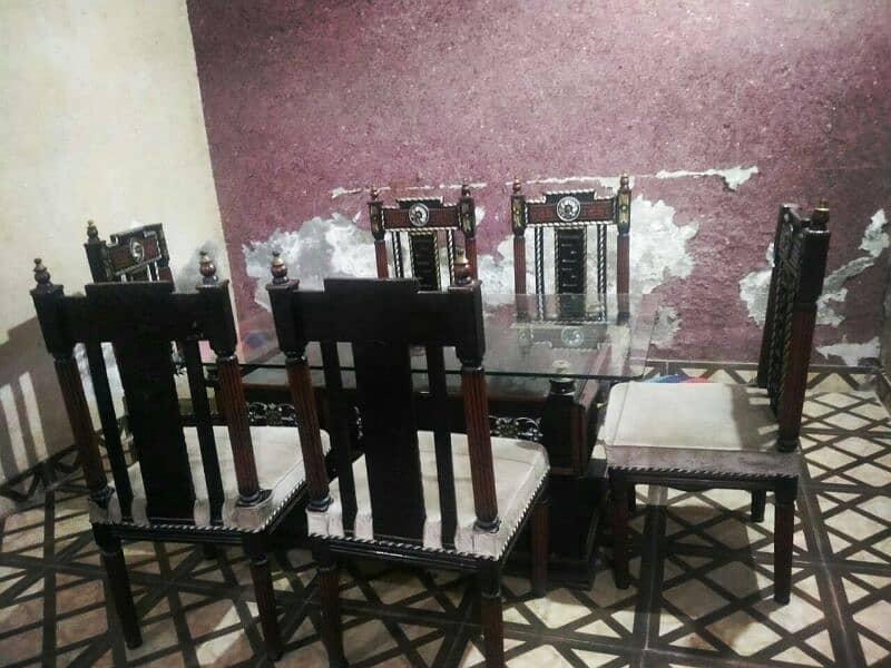 solid wood chonioti dinning table and bartan wali almari 2